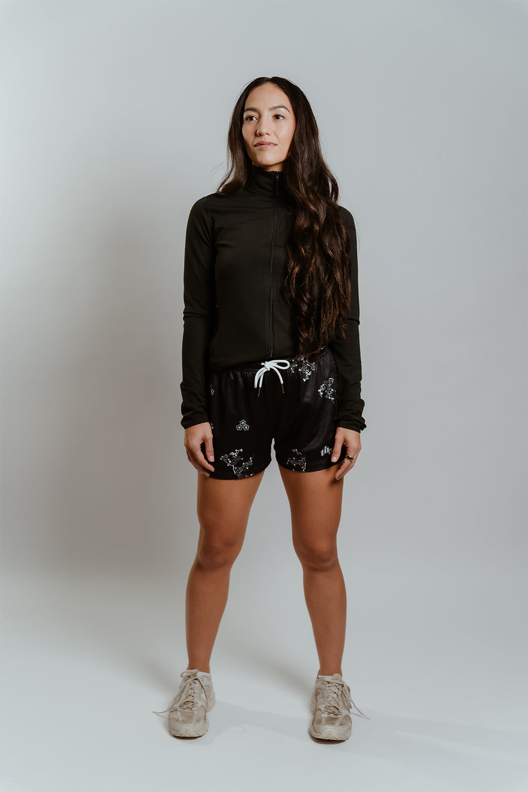 WOMEN'S SAKURA PLAIN JANE GAME SHORTS